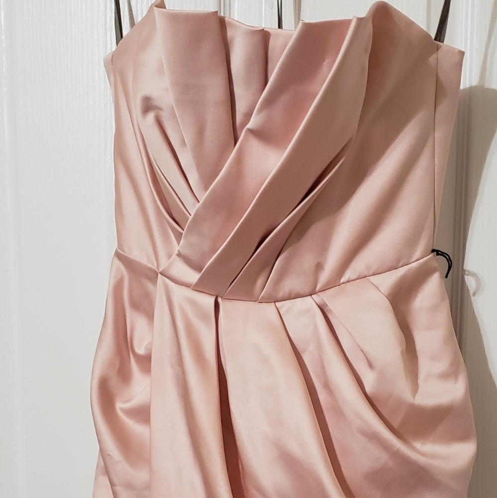Dress by Vera Wang soze 2 for very skinny person